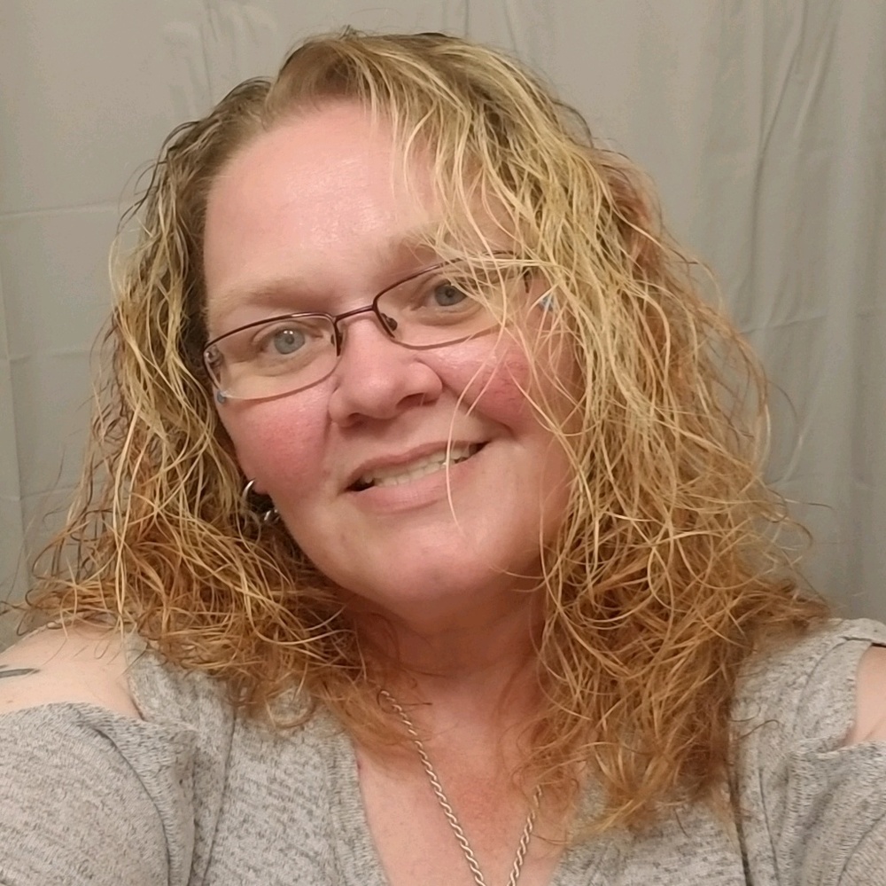 Meet your Posher, Leeann